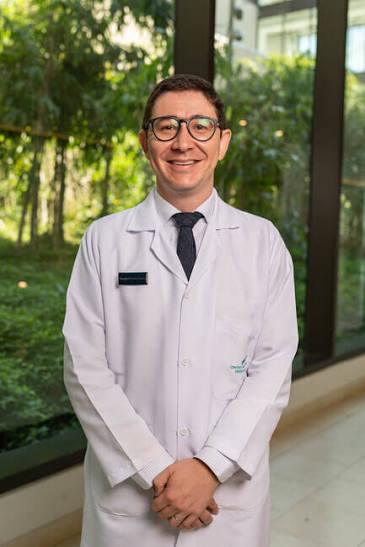 Dr. TORO TRUJILLO ESTEBAN 